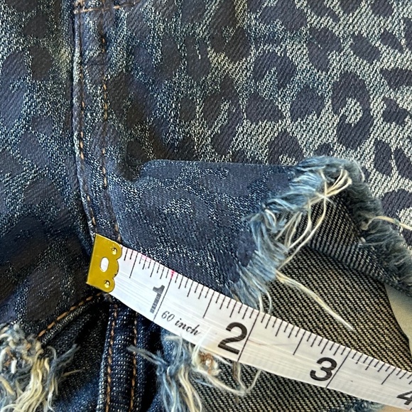 Victoria's Secret Pink Denim Cheeky Leopard Cut-off Shorts Distressed Cheetah - Picture 8 of 10